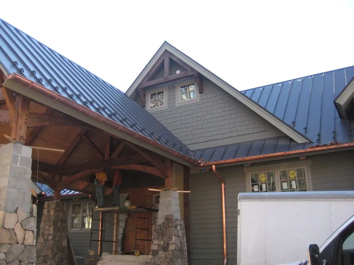 Craftsman Roofing team delivering quality roofing work in Gresham-Centennial